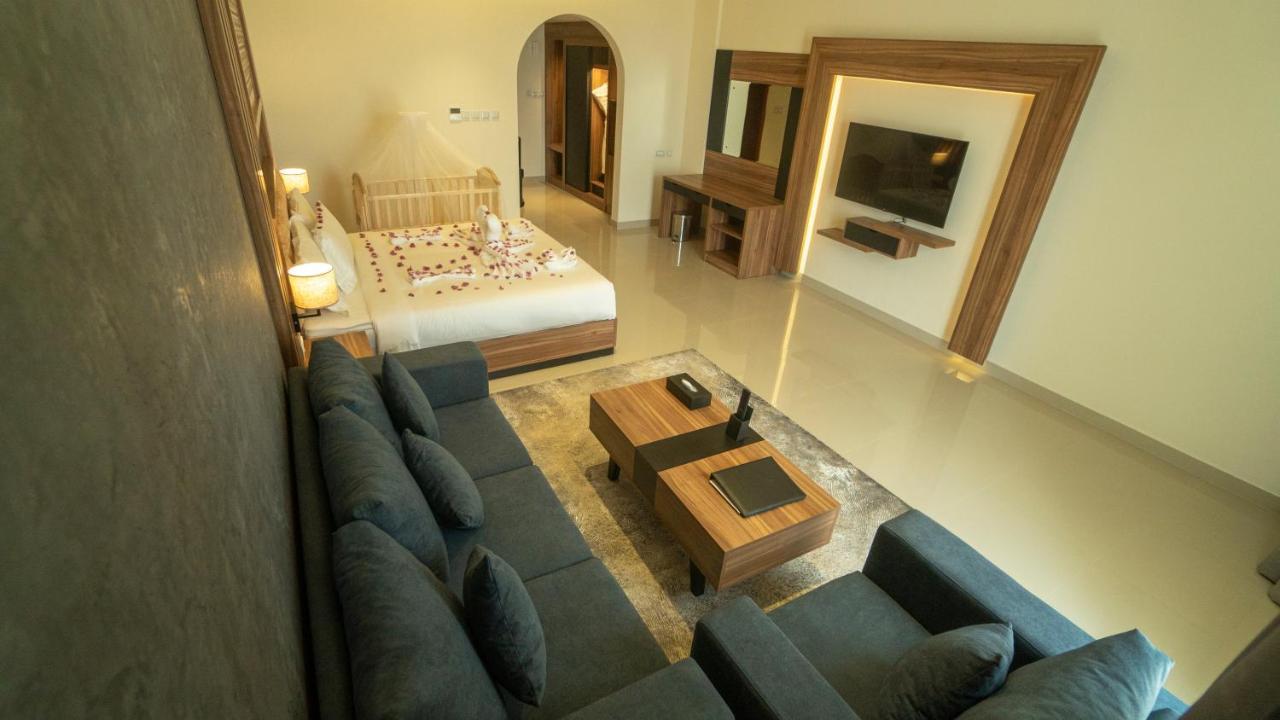 The Plaza Hotel & Resort Salalah Exterior photo